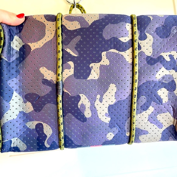 Camo Tote with attached purse pocket - Picture 5 of 7